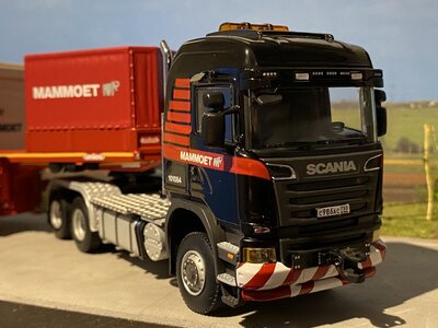 Mammoet store WSI Scania R6 6x6 + 5 axle low loader + wooden box load MAMMOET