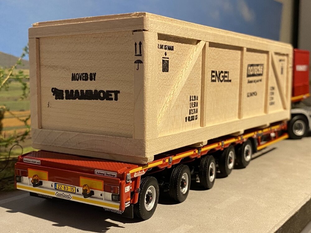 Mammoet store WSI Scania R6 6x6 + 5 axle low loader + wooden box load MAMMOET