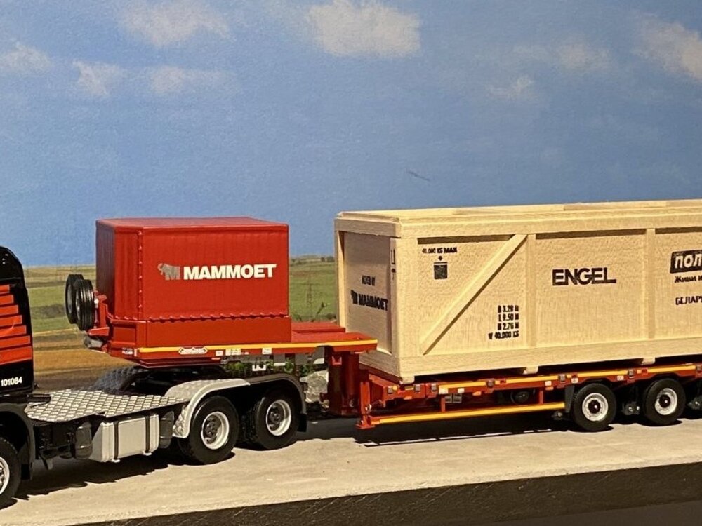 Mammoet store WSI Scania R6 6x6 + 5 axle low loader + wooden box load MAMMOET