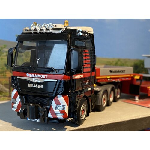 Mammoet store WSI MAN TGX  XXL 8x4+ 6-axle lowloader + trafo load MAMMOET