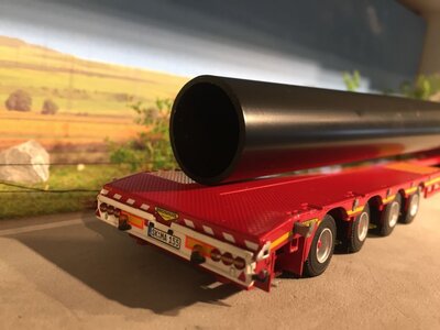 Mammoet store WSI MAN TGX XXL 6x2 + 4-axle lowloader + pipe load MAMMOET