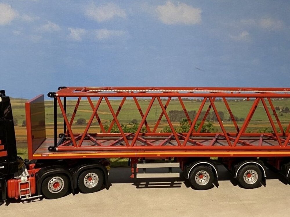 Mammoet store Tonkin Mercedes Actros2 6x2 + 3-axle flatbed + Kobelco Boom MAMMOET