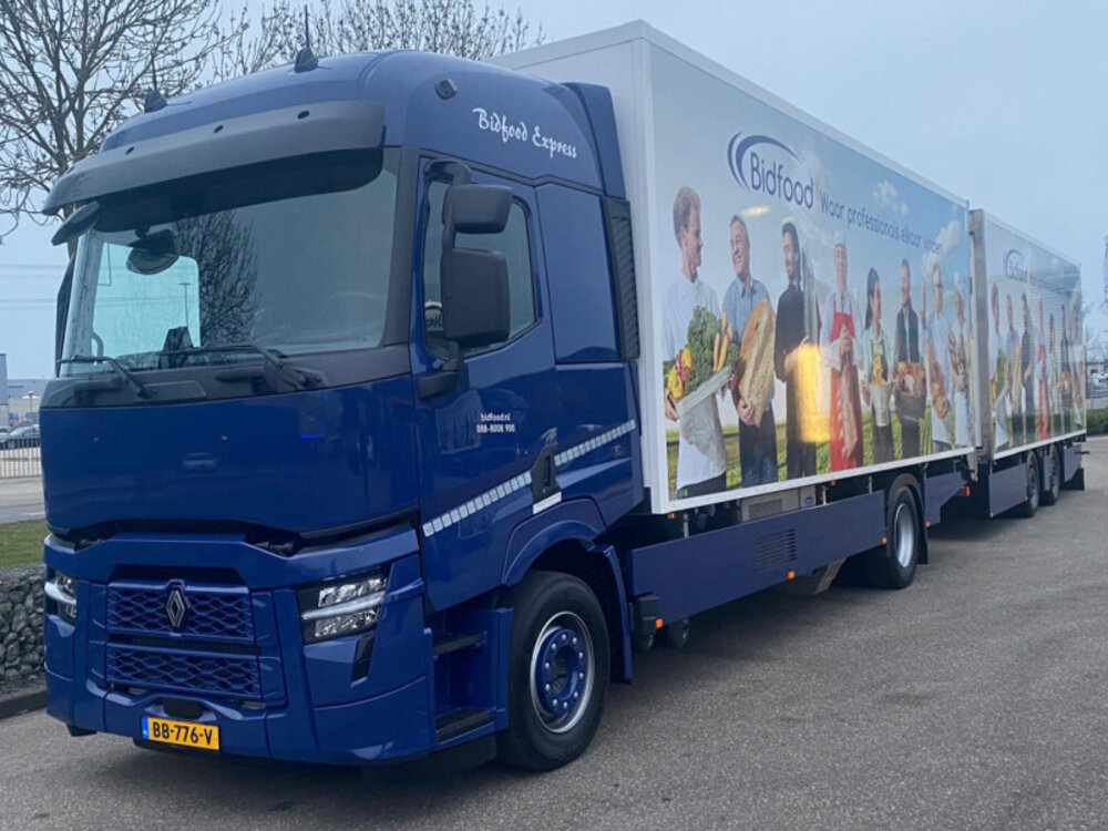 WSI WSI Renault T Evo 4x2 motorwagen met 2-as aanhanger BIDFOOD
