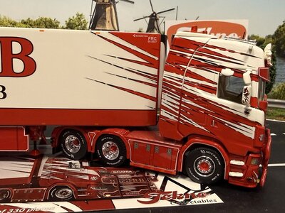 Tekno Tekno Scania Next Gen S-serie Highline 6x2 sleepas met koeltrailer WIKAB