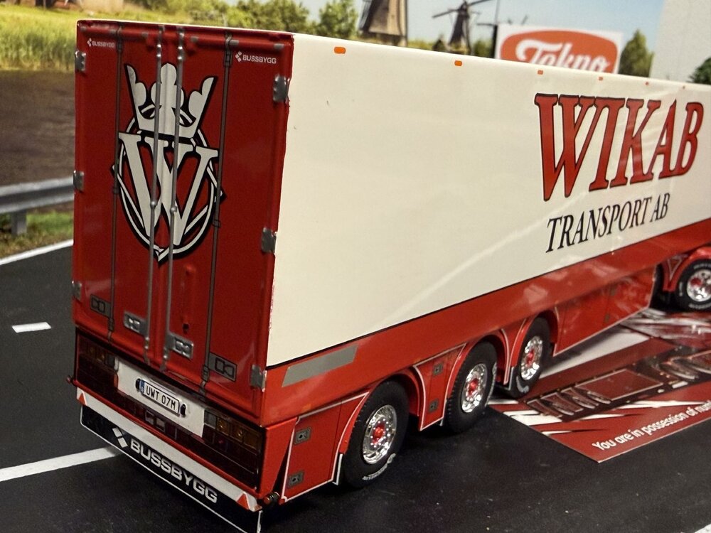 Tekno Tekno Scania Next Gen S-serie Highline 6x2 with 3-axle reefer trailer WIKAB