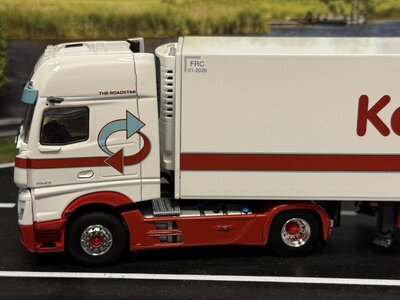 WSI WSI Mercedes Actros MP5 Giga Space 4x2 with 3-axle reefer trailer KOELTRANS ANGEREN BV