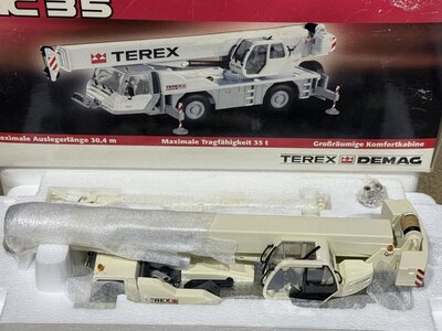 NZG NZG Terex Demag AC35 city crane