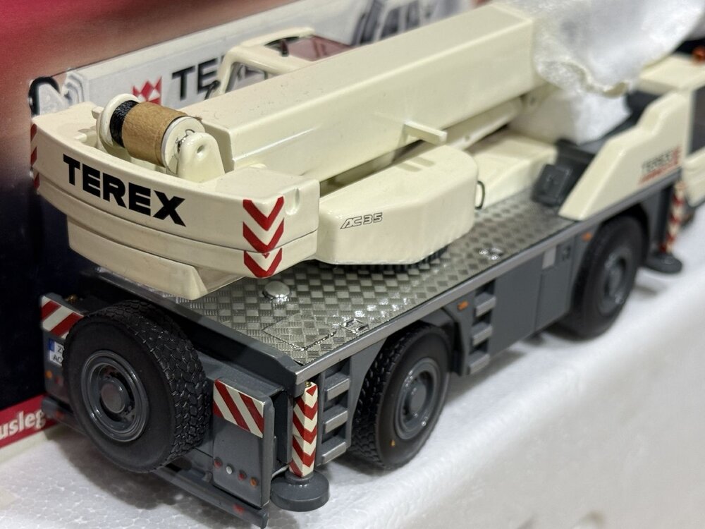 NZG NZG Terex Demag AC35 city crane