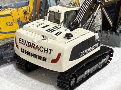 NZG NZG Liebherr  R936 Litronic graafmachine EENDRACHT