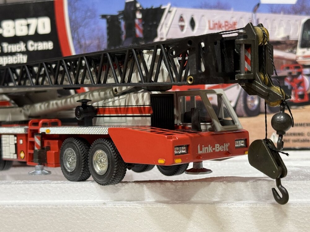 NZG NZG Link Belt HTC 8670 70-ton Mobile crane