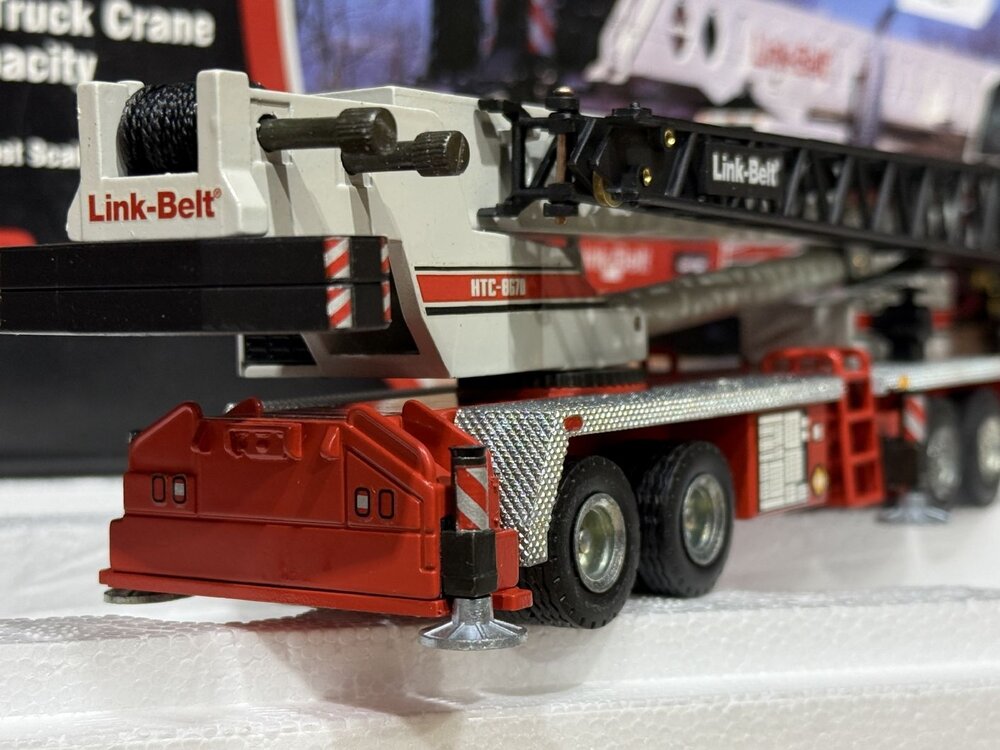 NZG NZG Link Belt HTC 8670 70-ton Mobile crane