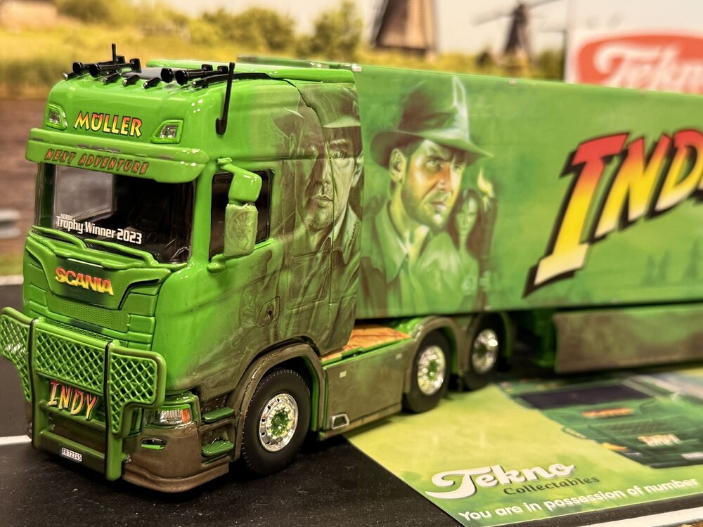 Tekno Tekno Scania Next Gen 660S Highline met 3-assige koeloplegger MULLER "INDIANA JONES"
