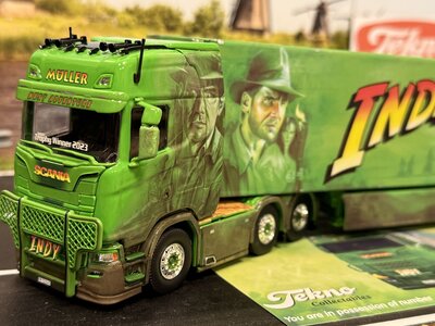 Tekno Tekno Scania Next Gen 660S Highline with 3-axle reefer trailer MULLER "INDIANA JONES"