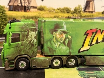 Tekno Tekno Scania Next Gen 660S Highline met 3-assige koeloplegger MULLER "INDIANA JONES"