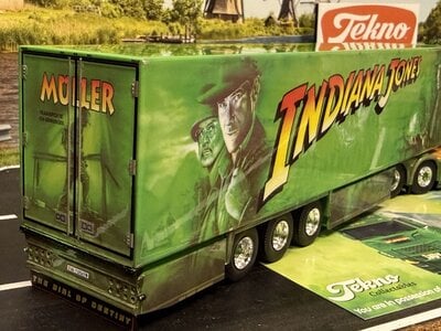 Tekno Tekno Scania Next Gen 660S Highline met 3-assige koeloplegger MULLER "INDIANA JONES"