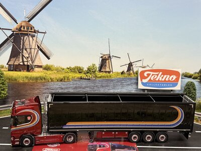 Tekno Tekno Scania NGR Highline 4x2 met 3-assige walkingfloor oplegger PATRICK VAN DER MARK