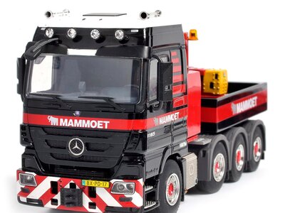 Mammoet store WSI Mercedes Actros 4165 SLT 8x4 + 12-axle scheuerle trailer MAMMOET
