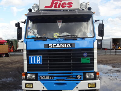 Tekno Tekno Scania 142 motorwagen met 3-assige aanhanger STIES