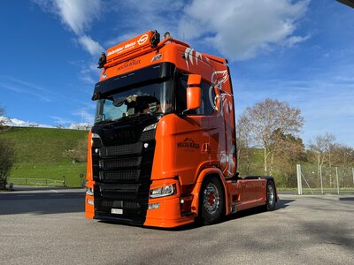 Tekno Tekno Scania NGS Highline 4x2 with 3-axle tautliner BERGER TRANSPORTE