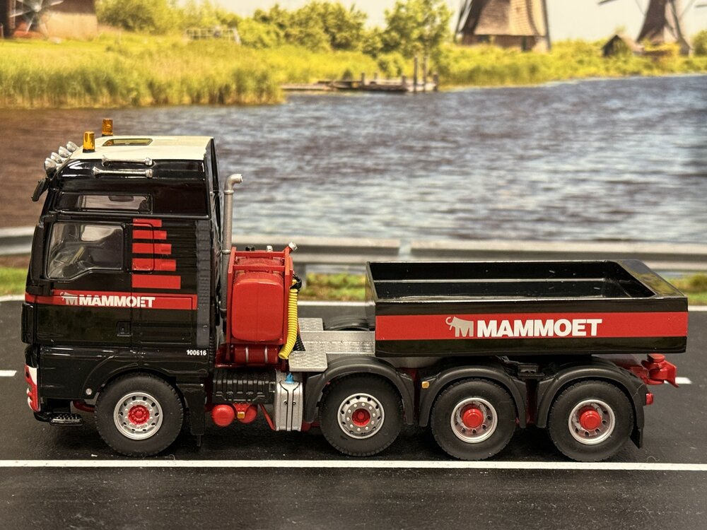 Mammoet store WSI MAN TGX XXL 4-axle MAMMOET