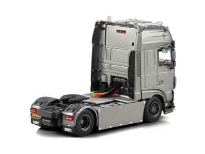 WSI WSI DAF XF Super Space Cab 4x2 ARMOR EXPRESS