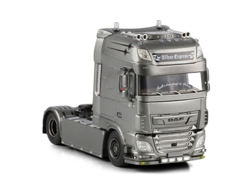 WSI WSI DAF XF Super Space Cab 4x2 ARMOR EXPRESS