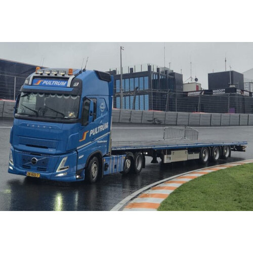 WSI WSI Volvo FH Aero Glob. XL 6x2 + 3-axle flatbed trailer PULTRUM