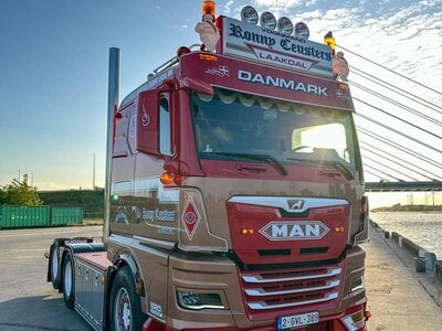 Tekno Tekno MAN TGX GN 6x2 sleepas trekker met 3-assige tankoplegger RONNY CEUSTERS