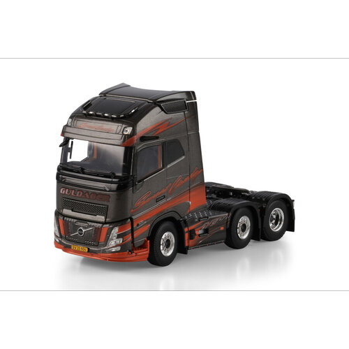 WSI WSI Volvo FH Aero Globetrotter XL 6x2 Twin Steer GULDRAGER