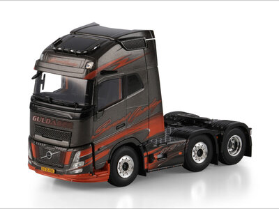 WSI WSI Volvo FH Aero Globetrotter XL 6x2 Twin Steer GULDRAGER