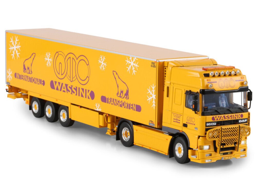 WSI WSI DAF 95XF Super Space Cab 4x2 met 3-assige koeloplegger WASSINK