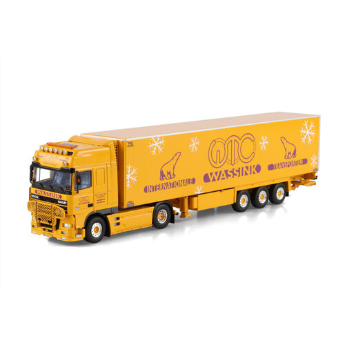 WSI WSI DAF 95XF Super Space Cab 4x2 met 3-assige koeloplegger WASSINK