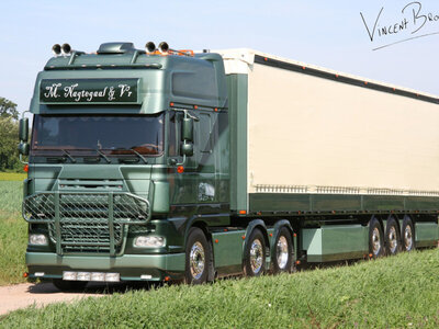WSI WSI DAF 95 XF super space cab 6x2 with 3-axle curtainside trailer NAGTEGAAL