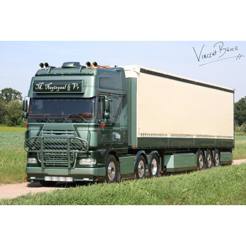 WSI WSI DAF 95 XF super space cab 6x2 met 3-assige schuifzeilenoplegger NAGTEGAAL