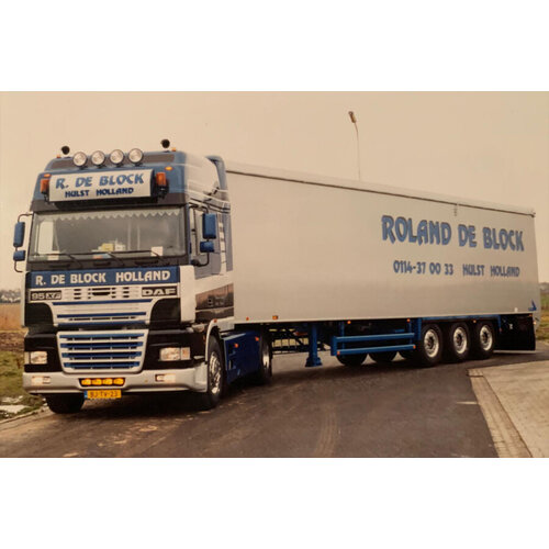 WSI WSI DAF 95XF Super Space Cab  4x2 met 3-assige volume trailer ROLAND DE BLOCK