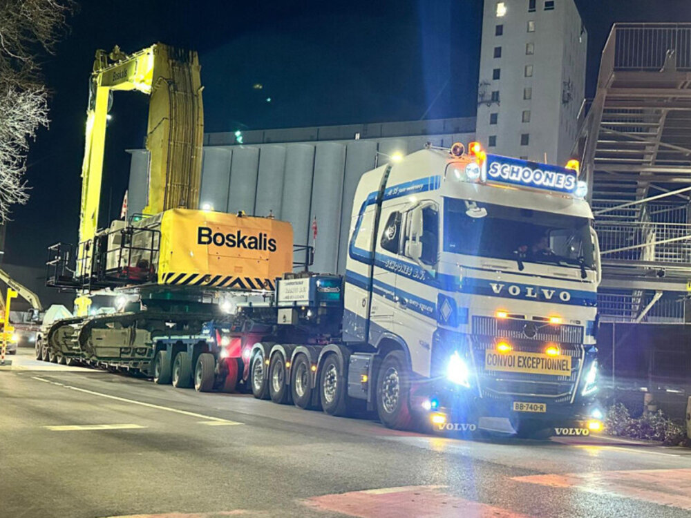 WSI WSI Volvo FH5 Globetrotter XL 10x4 met 5-assige dieplader + 3-assige dolly SCHOONES B.V.