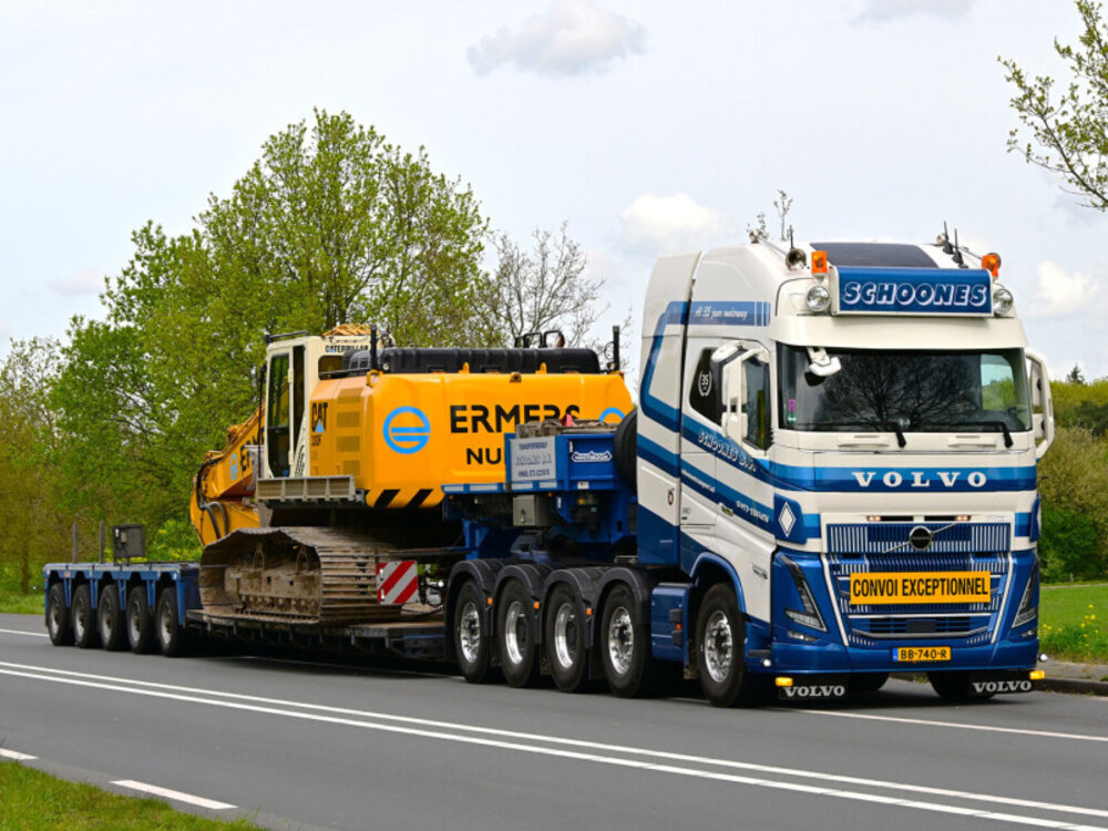 WSI WSI Volvo FH5 Globetrotter XL 10x4 with 5- axle low loader + 3-axle dolly SCHOONES B.V.