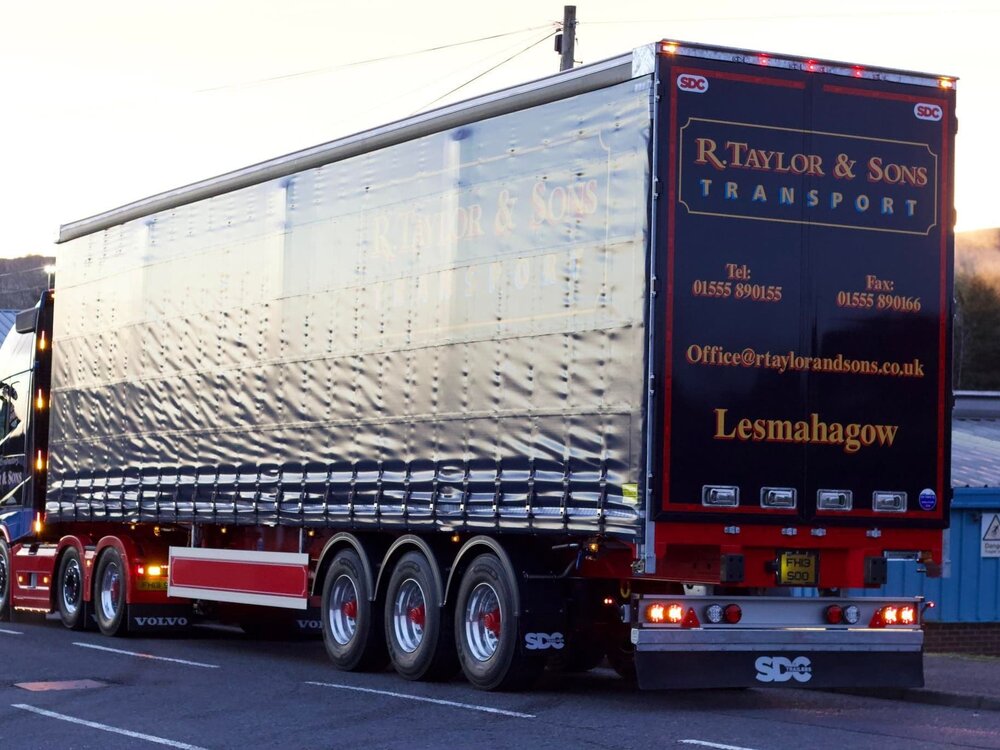 WSI WSI Volvo FH Aero 6x2 with 3-axle curtainside trailer R. TAYLOR & SONS Lesmahagow Scotland
