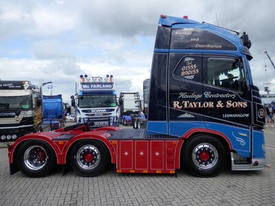 WSI WSI Volvo FH Aero 6x2 with 3-axle curtainside trailer R. TAYLOR & SONS Lesmahagow Scotland