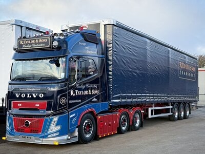 WSI WSI Volvo FH Aero 6x2 with 3-axle curtainside trailer R. TAYLOR & SONS Lesmahagow Scotland