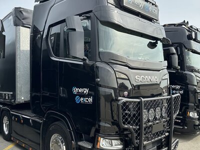 WSI WSI Scania S770 6x2 with connect trailer + 2 x 20ft. container SYNERGY EXCEL Canterbury England