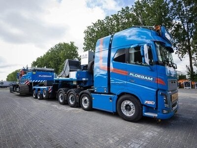 Tekno Tekno Volvo FH16 8x4 with Broshuis DDC lowloader 3 bed 5 PLOEGAM