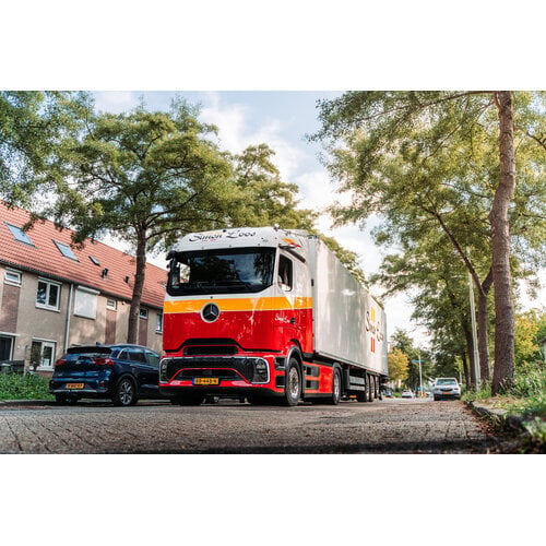 Tekno Tekno Mercedes E-Actros Procabin Streamspace met 3-assige koeloplegger SIMON LOOS
