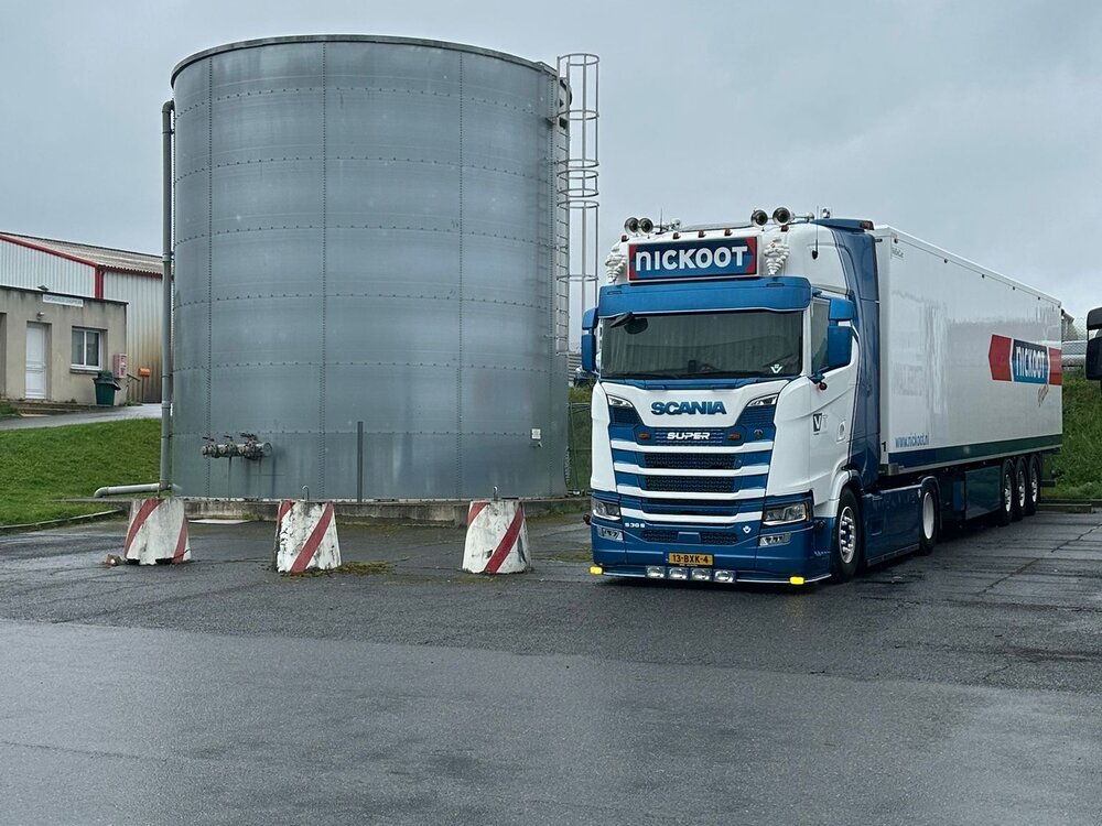 Tekno Tekno Scania Next Gen S530-V8 Highline met 3-assige koeloplegger NICKOOT