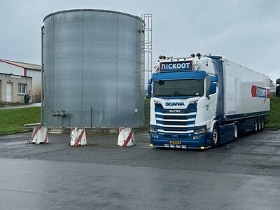 Tekno Tekno Scania Next Gen S530-V8 Highline with 3-axle reefer trailer NICKOOT