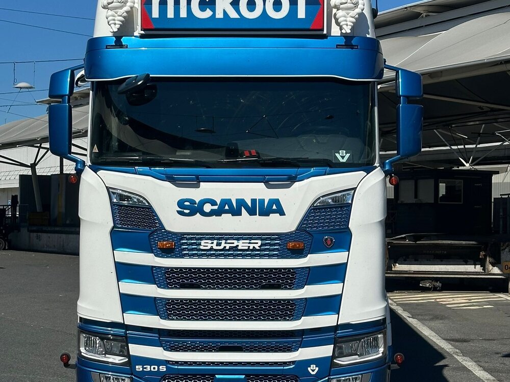 Tekno Tekno Scania Next Gen S530-V8 Highline with 3-axle reefer trailer NICKOOT