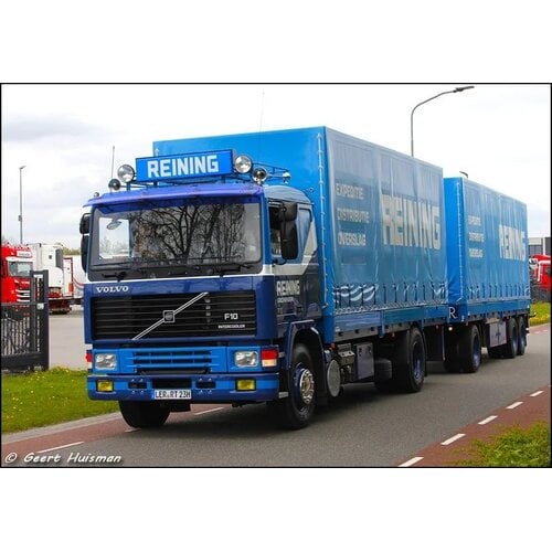 Tekno Tekno Volvo F10 motorwagen met 3-as oplegger huifcombinatie REINING