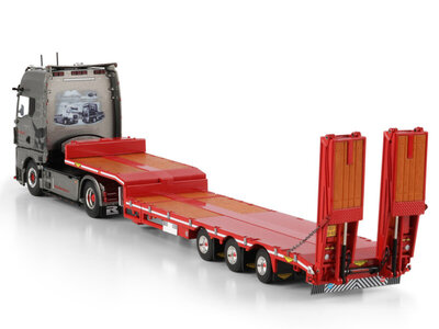 WSI WSI MAN TGX GX with 3-axle semi-lowloader DE KRUIF MACHINES STROE