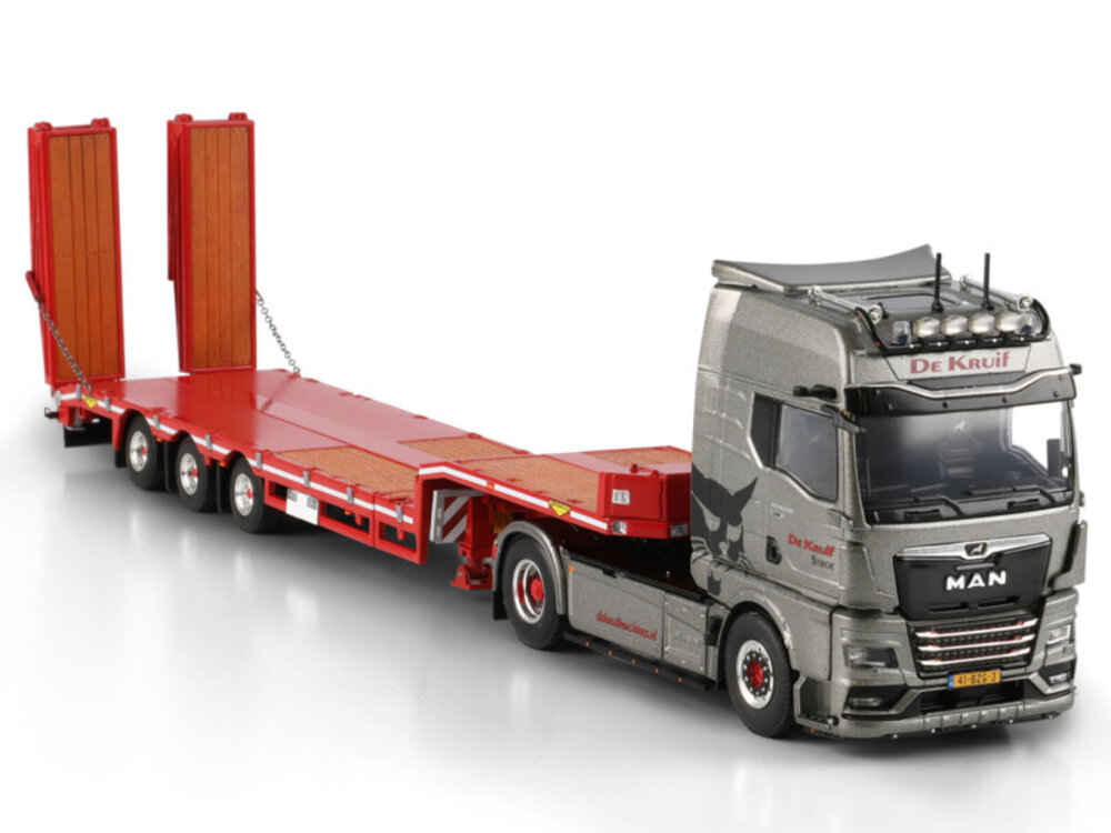 WSI WSI MAN TGX GX with 3-axle semi-lowloader DE KRUIF MACHINES STROE