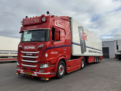 WSI WSI Scania R Highline 4x2 with 3-axle reefer trailer GERANCO TRANSPORT